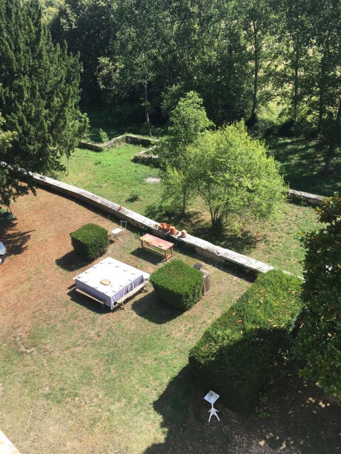 Château de Chasseneuil sur Bonnieure Exterior foto